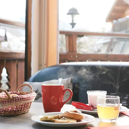 Logis Hotel Et Spa Le Christiania Отель Ла-Саль-лез-Альп